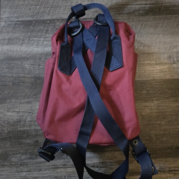 Fjallraven Kanken Mini Backpack Burgundy Color - Picture 2 of 3